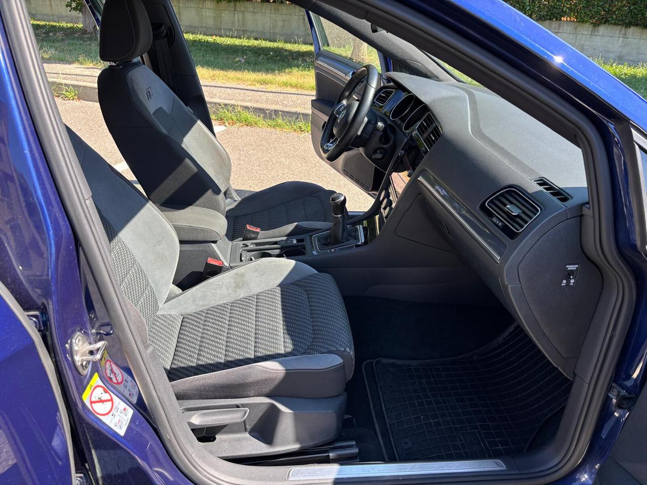 Volkswagen Golf 2.0 TDI 5p. R Line