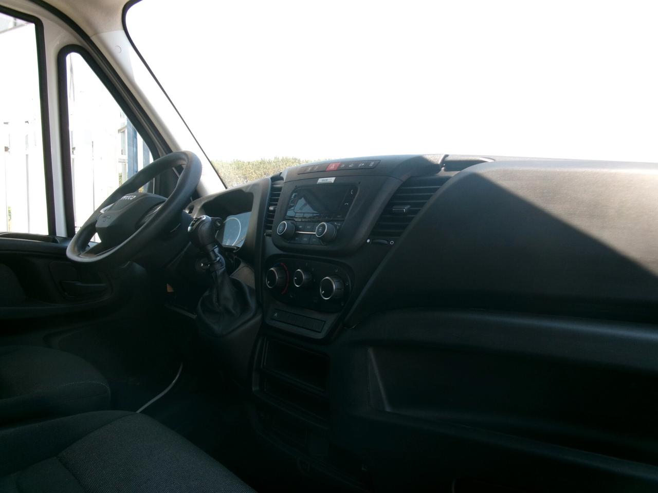 Iveco Daily 35C14 2.3 140CV E6D DOPPIA CABINA 7P RIBALTABILE 56000KM