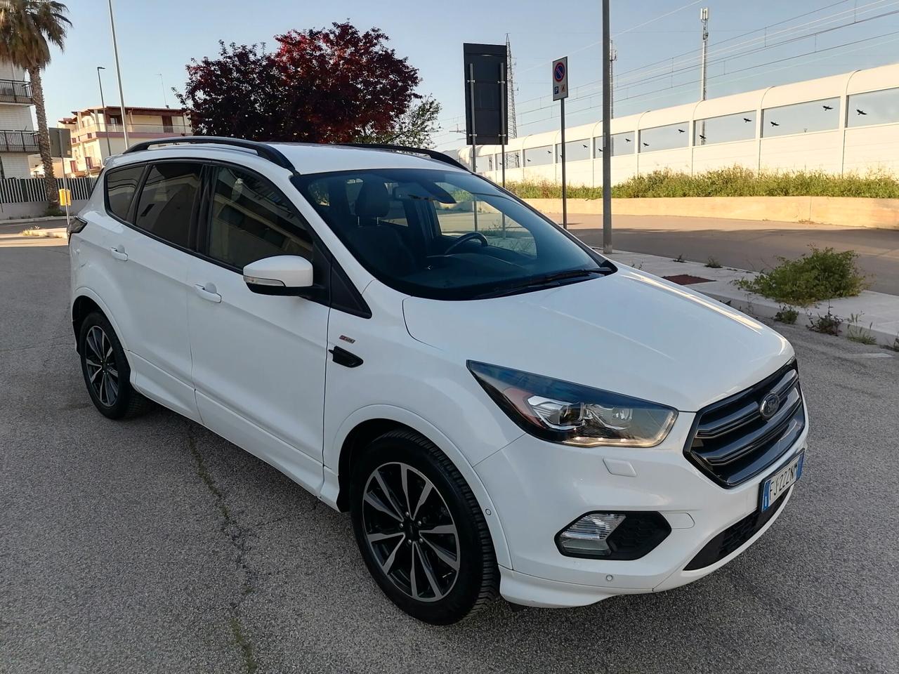Ford Kuga 1.5 TDCI 120 CV ST-LINE 2017