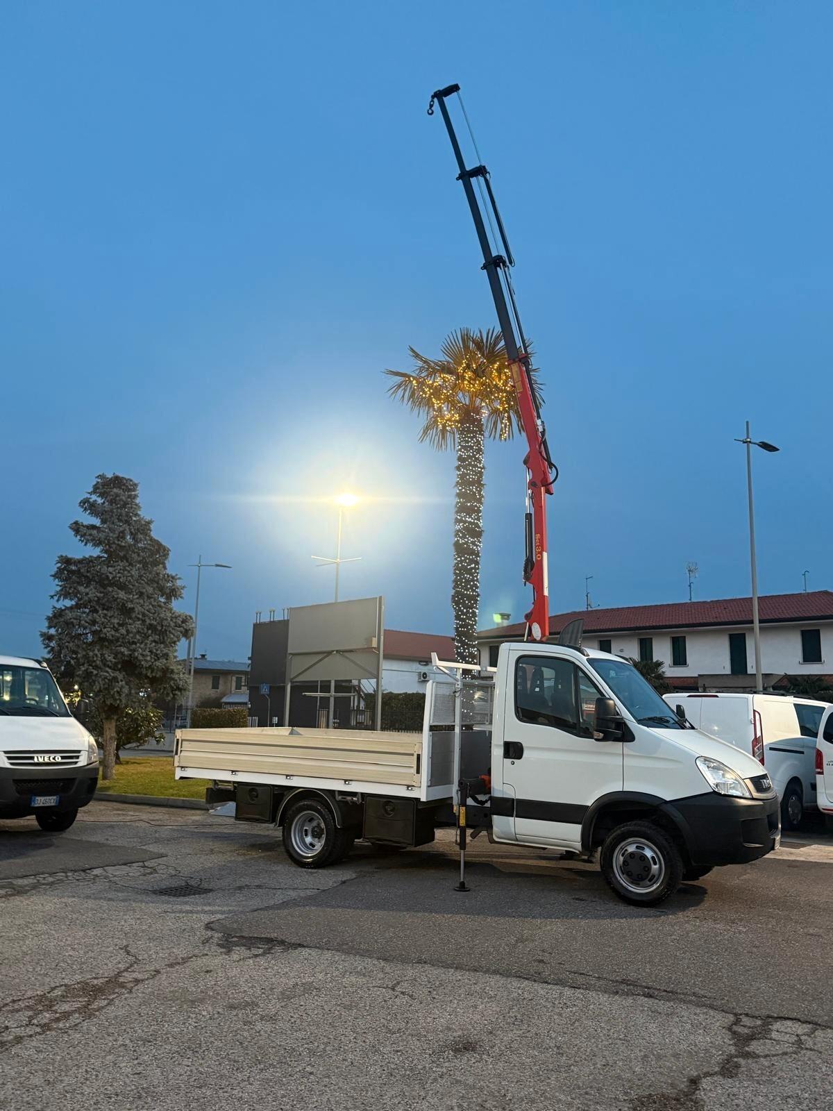 IVECO DAILY 35C14 MOTORE 3.0 140 CV GRU 3 SFILI CASSONE FISSO