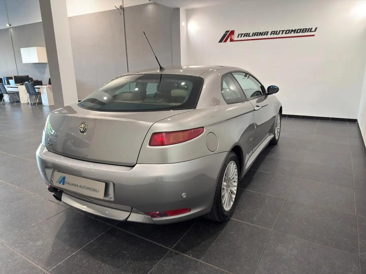 Alfa Romeo GT 2.0 JTS 16V Selespeed Distinctive