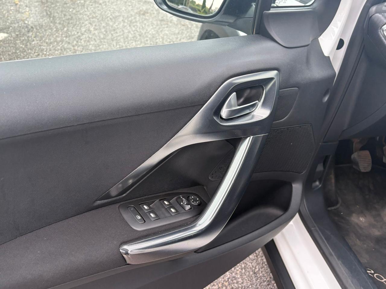 Peugeot 2008 BlueHDi 100 S&S Allure