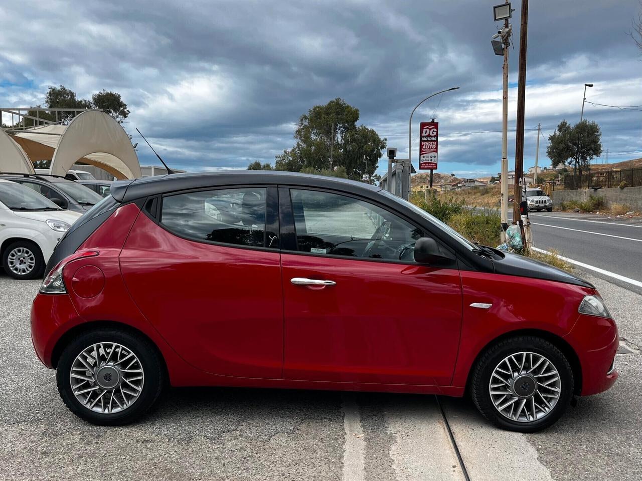 Lancia Ypsilon 1.2 69 CV 5 porte GPL Ecochic Silver