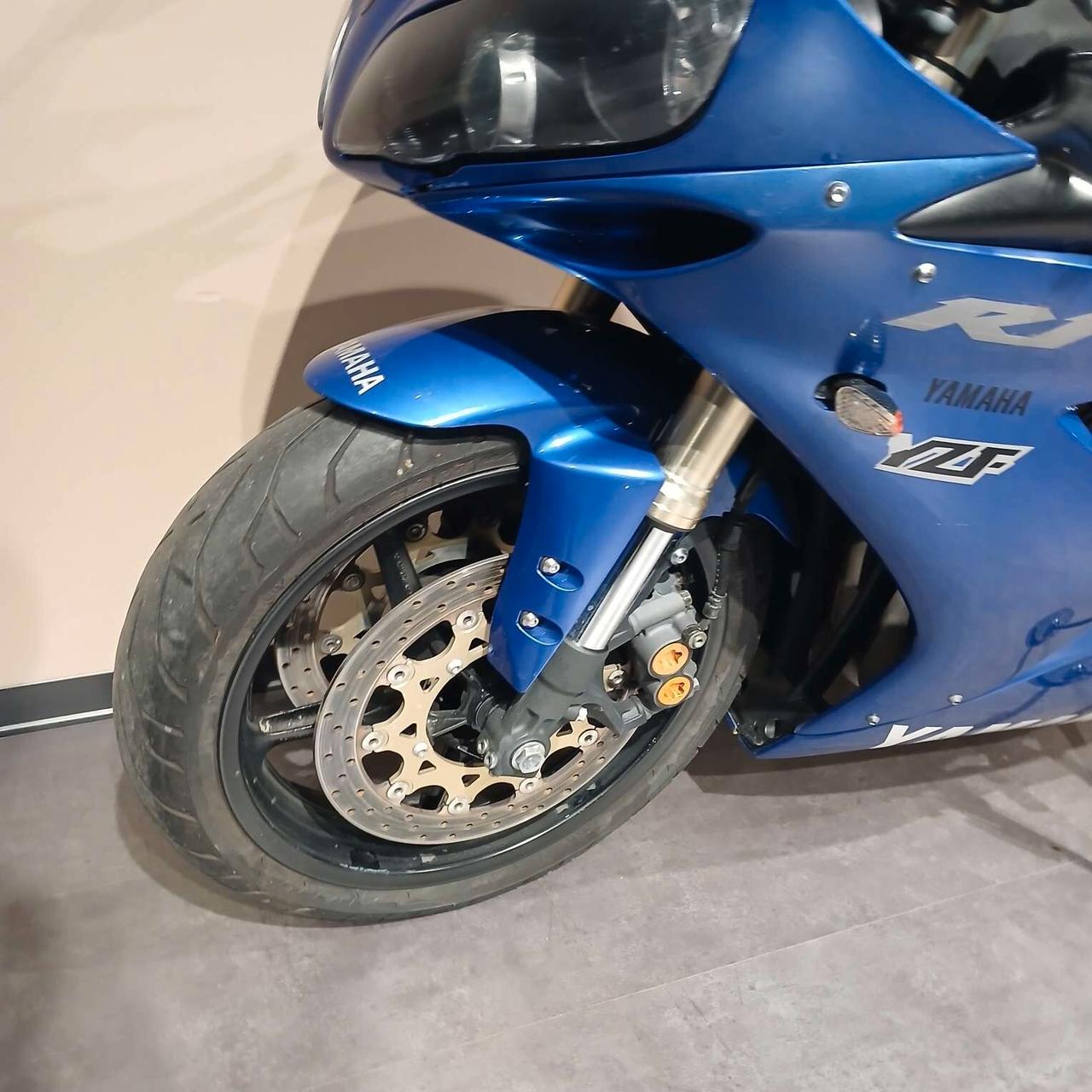Yamaha YZF R1