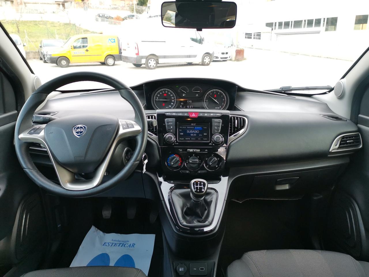 Lancia Ypsilon 0.9 TwinAir 85 CV 5 porte Metano Ecochic Gold