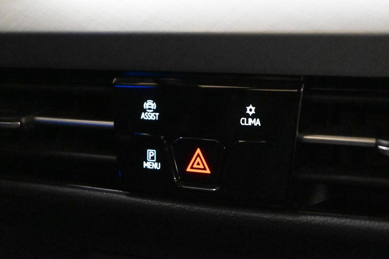 VOLKSWAGEN Golf 8ª serie Golf 1.0 eTSI EVO DSG...