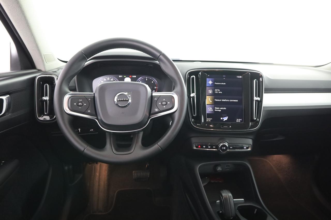 VOLVO XC40 (2017--->) XC40 D3 AWD Geartronic Business Plus/Momentum Pro