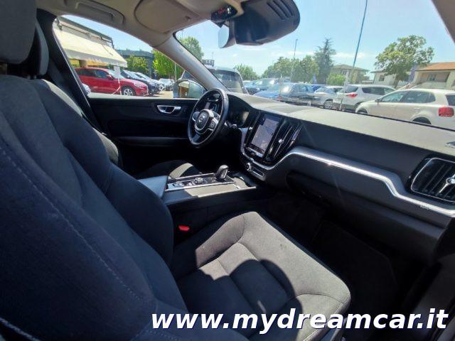 VOLVO XC60 B4 (d) AWD Geartronic Momentum Pro