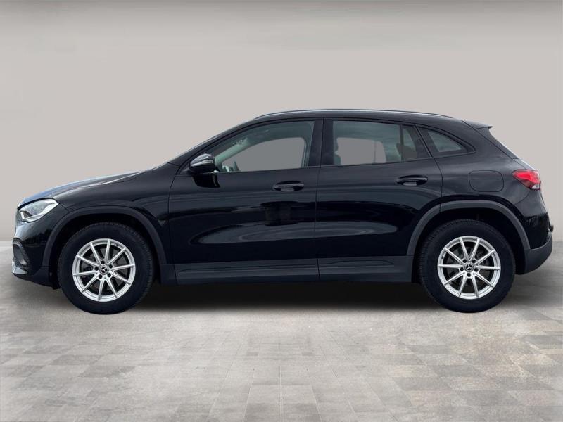 Mercedes GLA 180 180 D Business 8G-DCT
