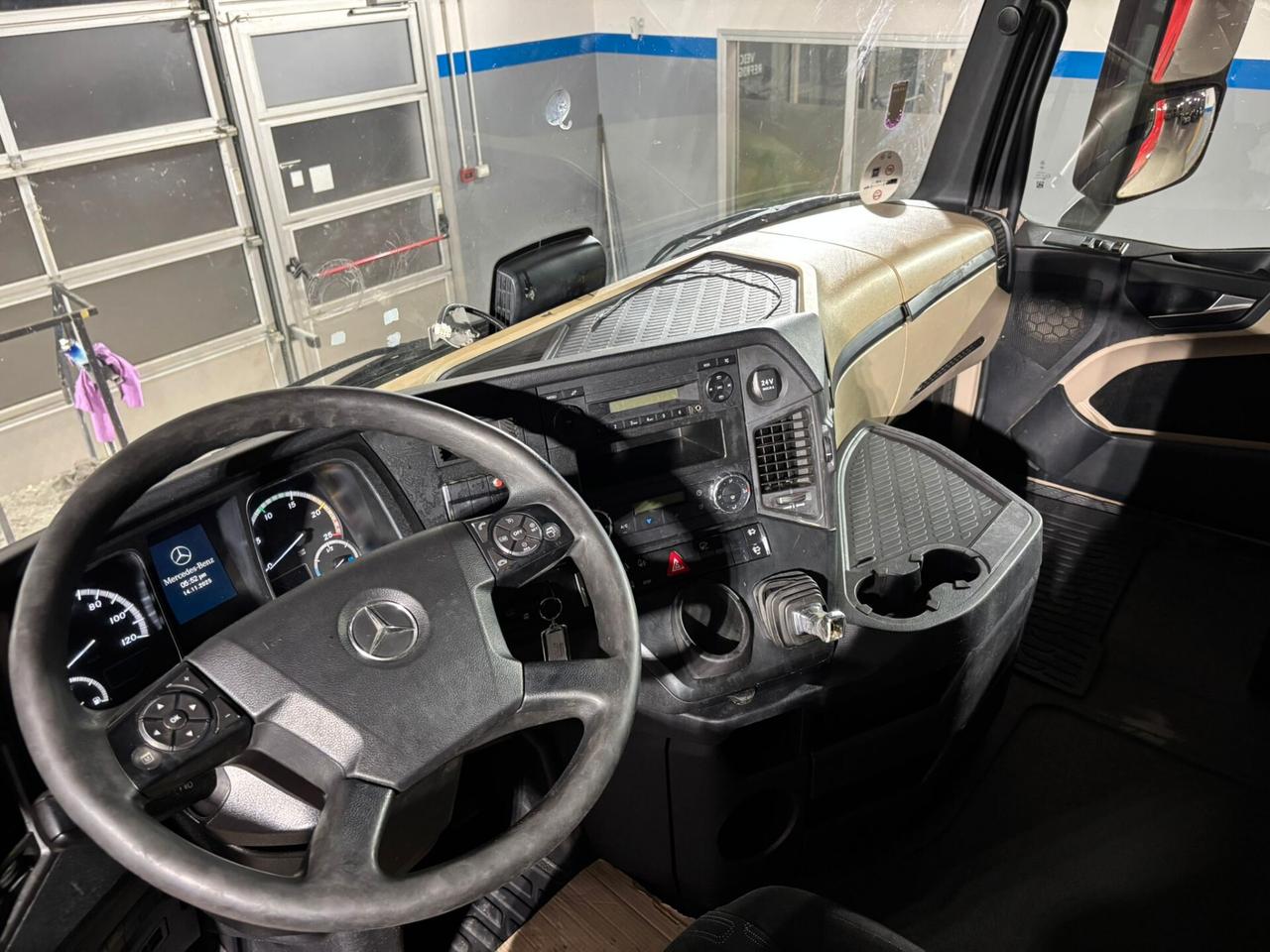 Mercedes Benz 1845 export