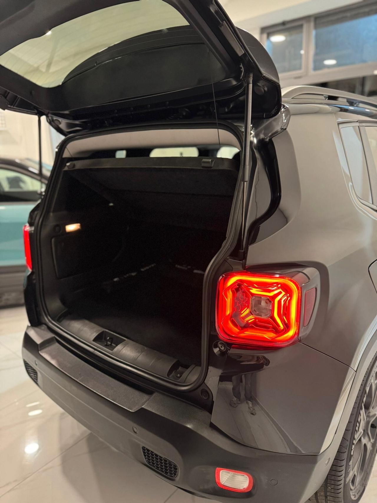 Jeep Renegade 1.6 Mjt DDCT 120 CV Night Eagle