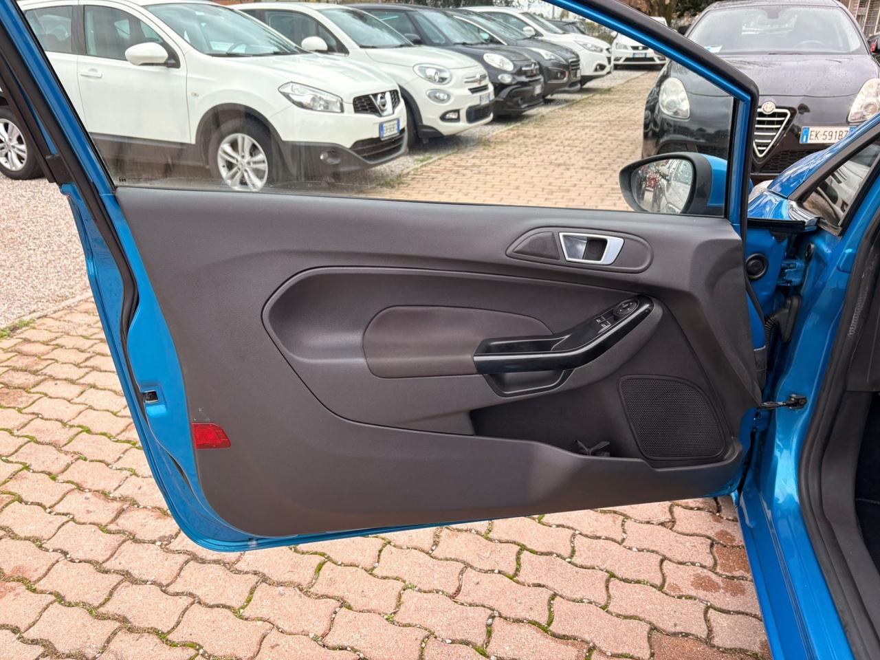 Ford Fiesta 1.4 3 porte Bz.- GPL Black & White Edition