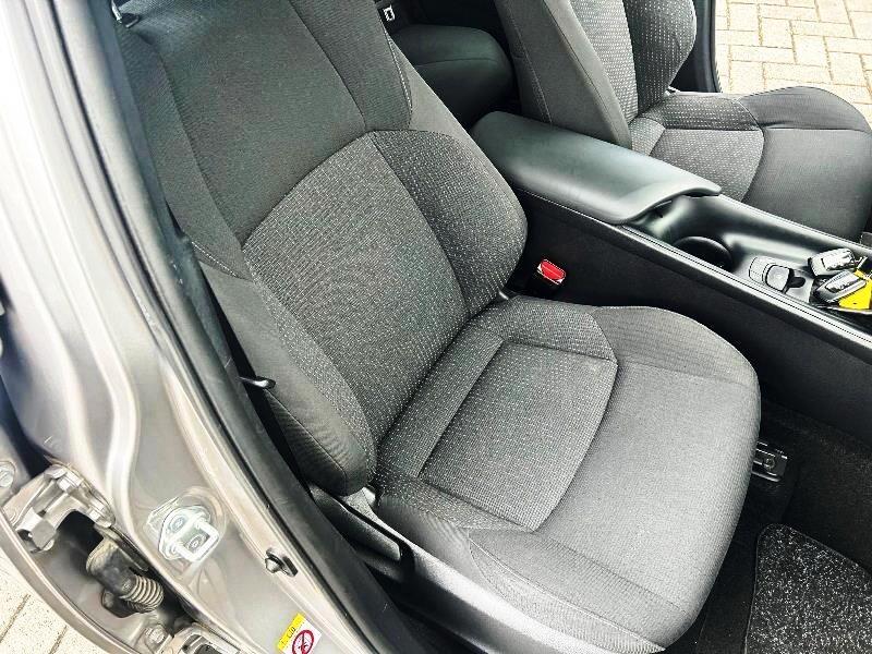 Toyota C-HR 1.8 Hybrid E-CVT Active