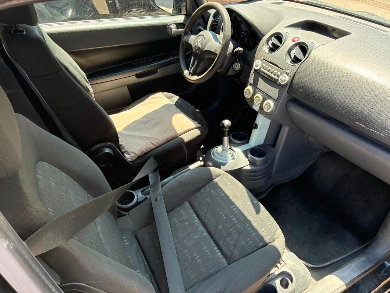 Mitsubishi Colt 1.1 3p-2005