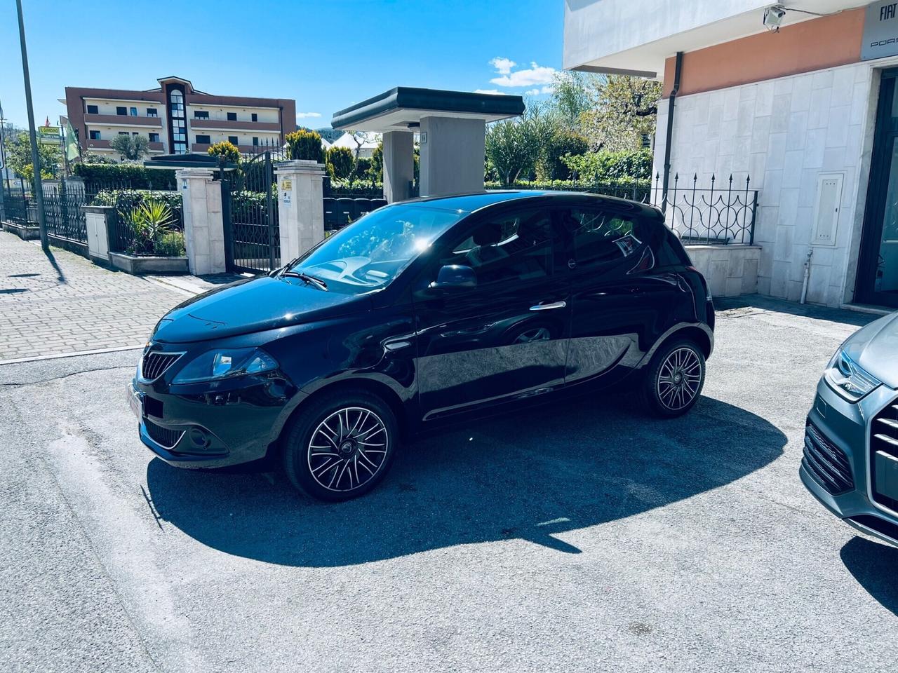 Lancia Ypsilon 1.0 S&S Hybrid Gold CARPLAY 27MILA