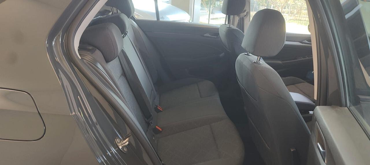 Volkswagen Golf 1.0 eTSI EVO DSG Life