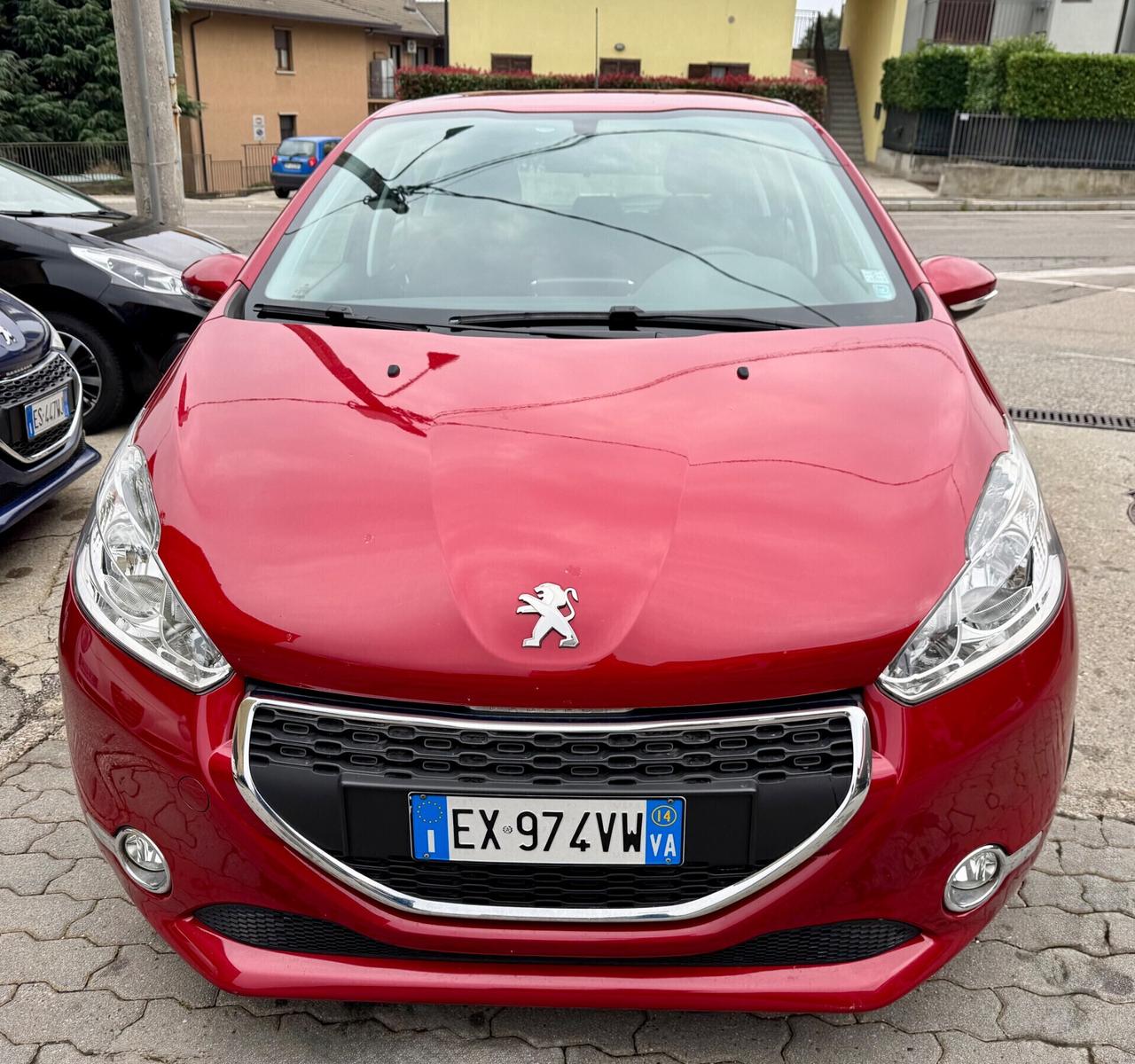 Peugeot 208 1.4 HDi 68 CV 5 porte Allure