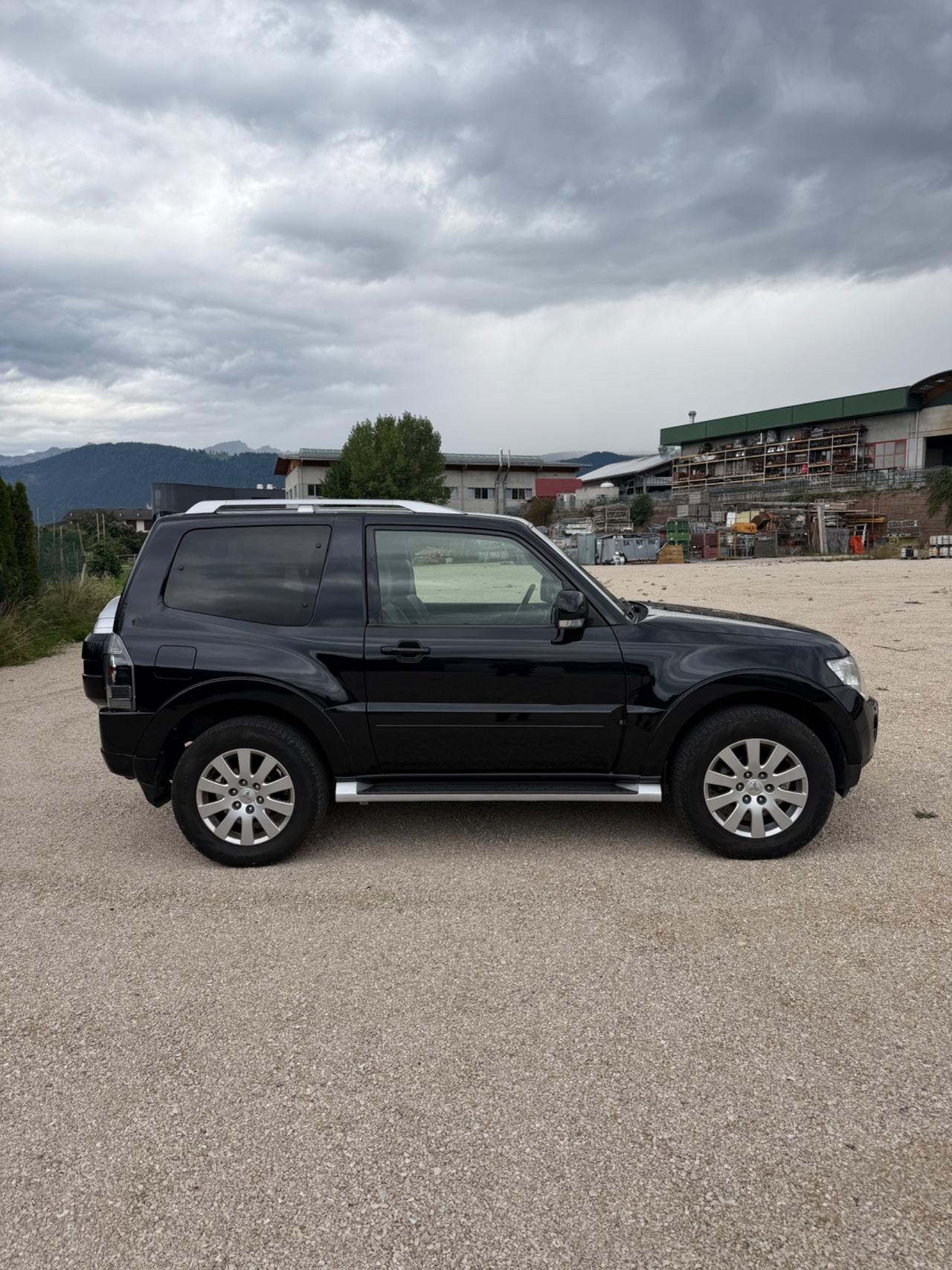 Mitsubishi Pajero 3.2 DI-D 16V aut. 3p