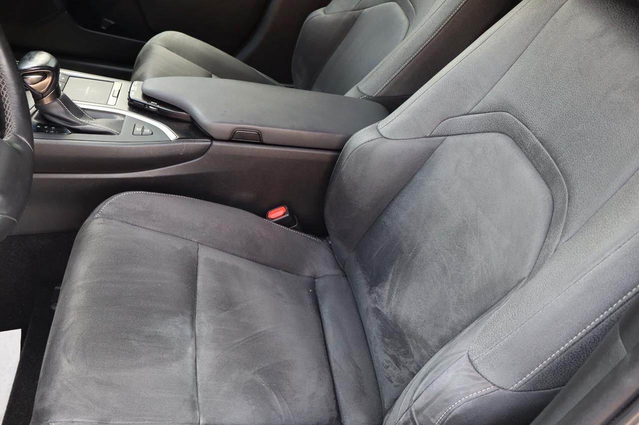 Lexus UX Hybrid Premium