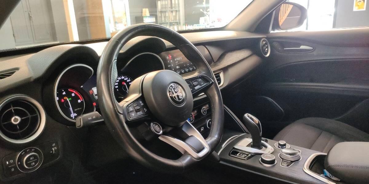 Alfa Romeo Stelvio 2.2 t Business rwd 160cv auto