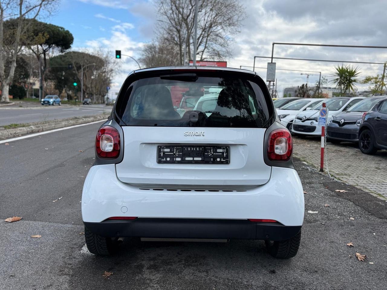Smart ForTwo 1.0 71cv Coupe Clima cambio Auto Full led tetto panoramico