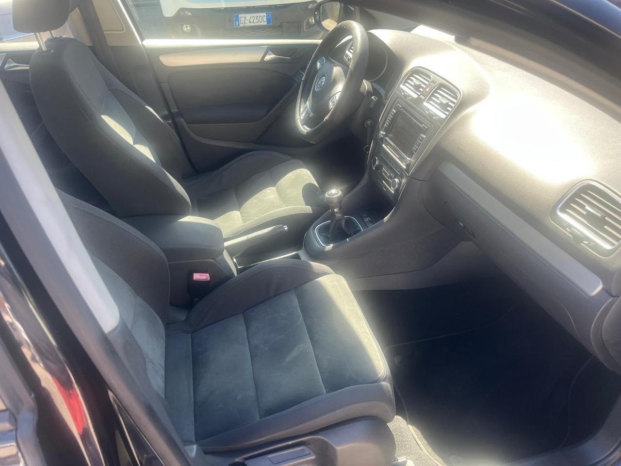 Volkswagen golf 5p-1.6 gpl - high Line-2010