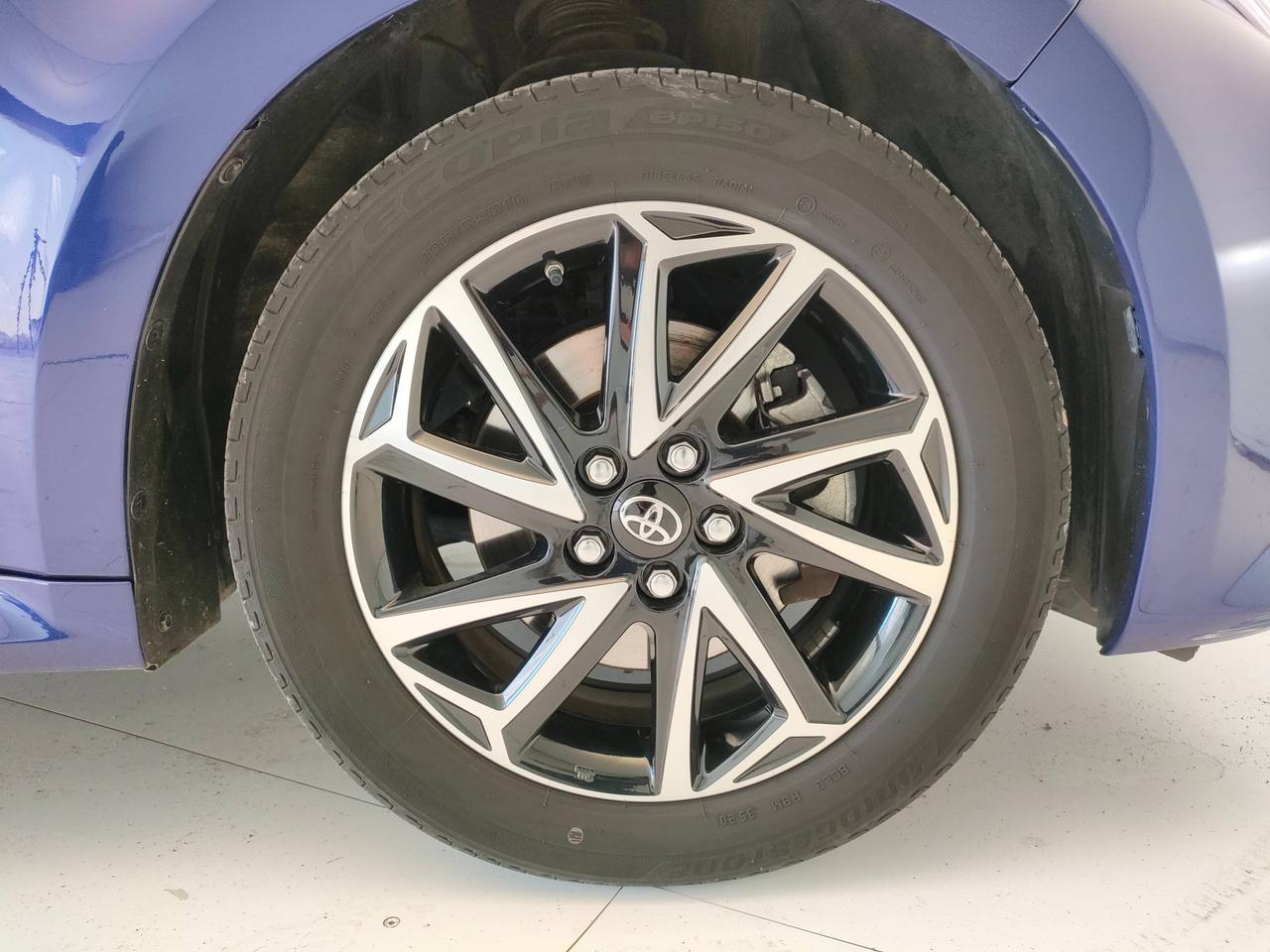 TOYOTA Yaris IV 2020 - Yaris 1.5h Lounge