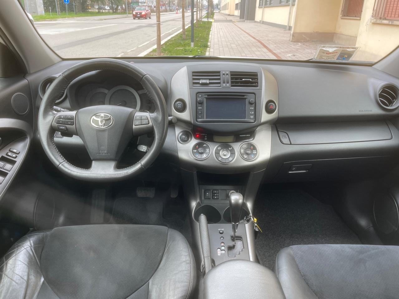 Toyota RAV 4 RAV4 2.2 D-CAT A/T 4WD Lounge