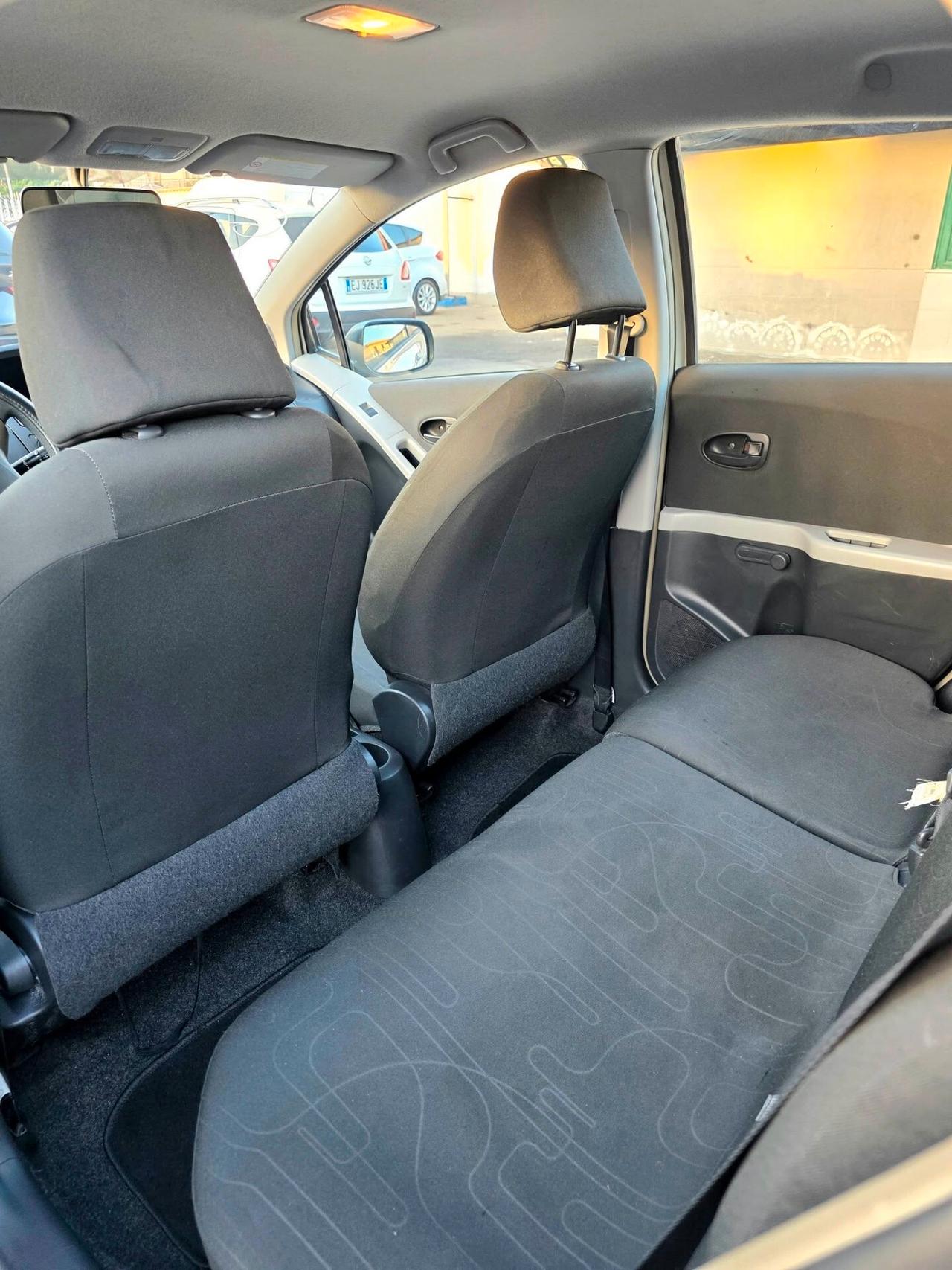Toyota Yaris 1.0 5 porte Now
