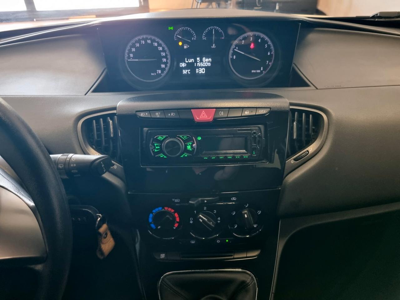 Lancia Ypsilon 1.2 69 CV 5 porte Gold