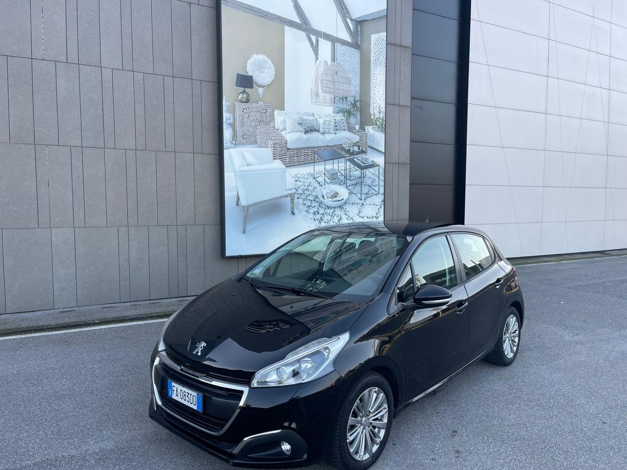 Peugeot 208 PureTech 82 5 porte Allure