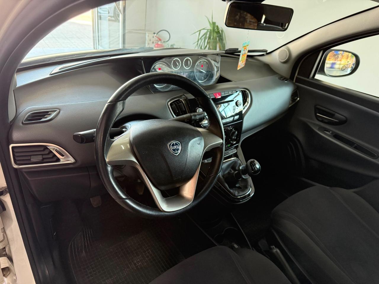 Lancia Ypsilon 1.2 69 CV 5 porte S&S Silver-2013
