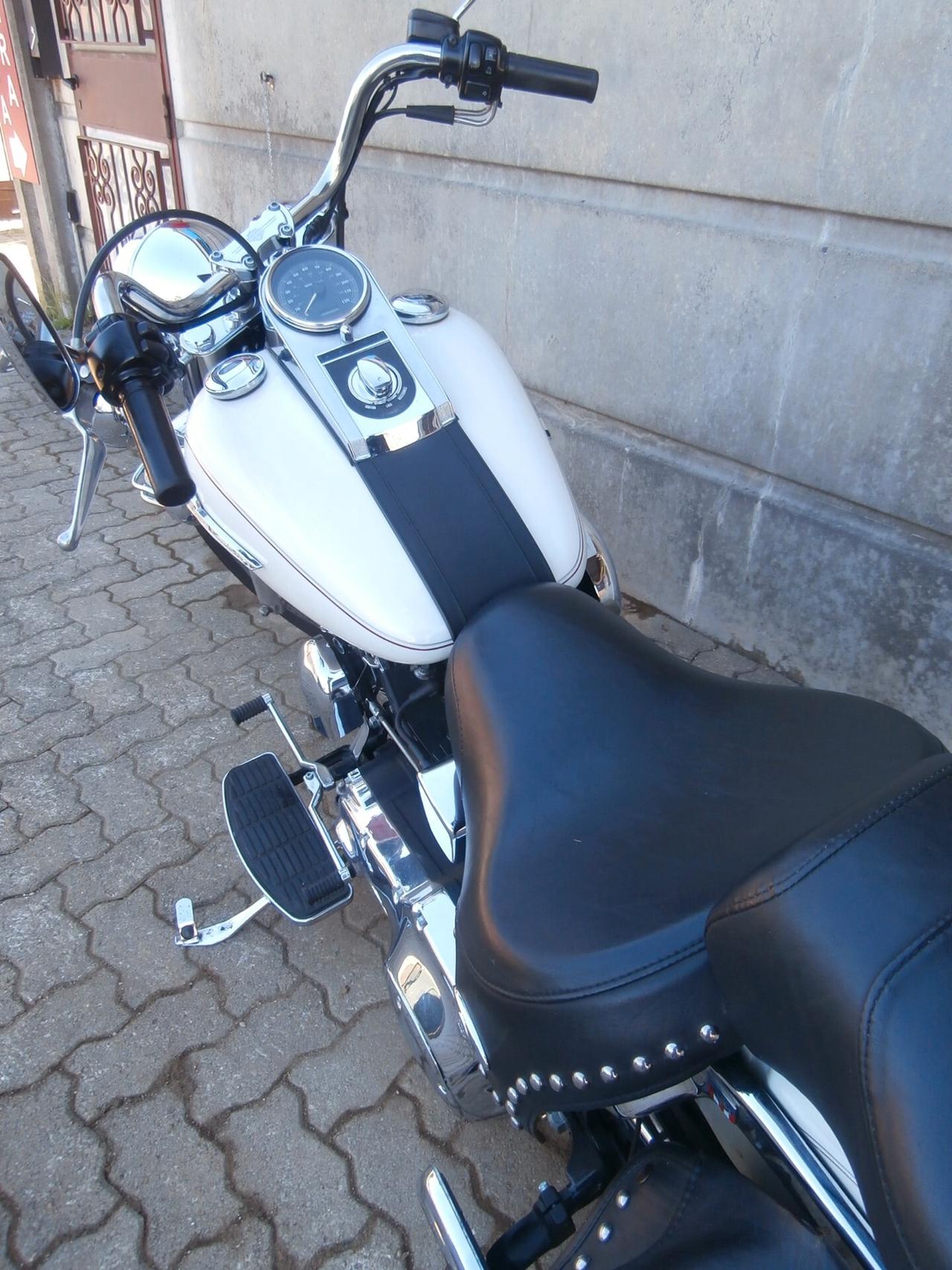 Harley-davidson 1450 Heritage Softail Classic del 2000 compreso trapasso, tagliando, garanzia