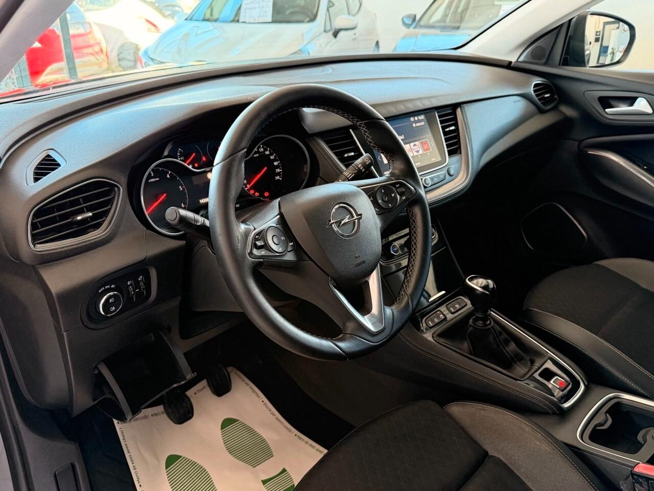Lancia Ypsilon 0.9 TwinAir 85 CV 5 porte Metano Ecochic Silver