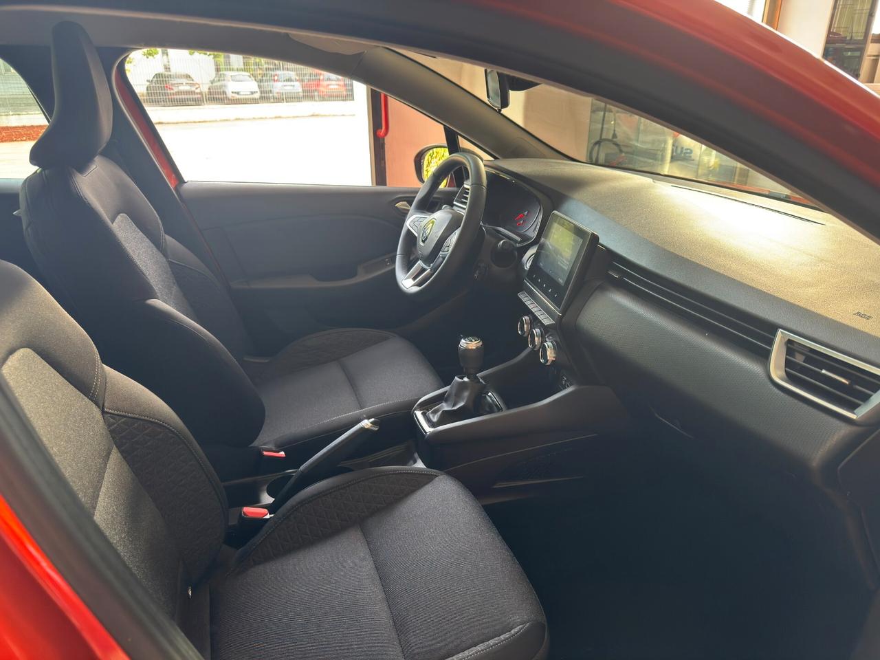Renault Clio 5/V - 1.0 TCe 100 CV GPL - Equilibre - OK NEOPATENTATI/E!