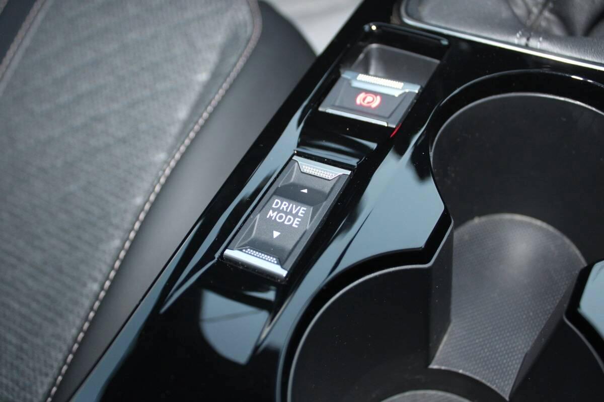 Peugeot 2008 1.2 puretech Allure s&s 100cv Con VIRTUAL COCKPIT