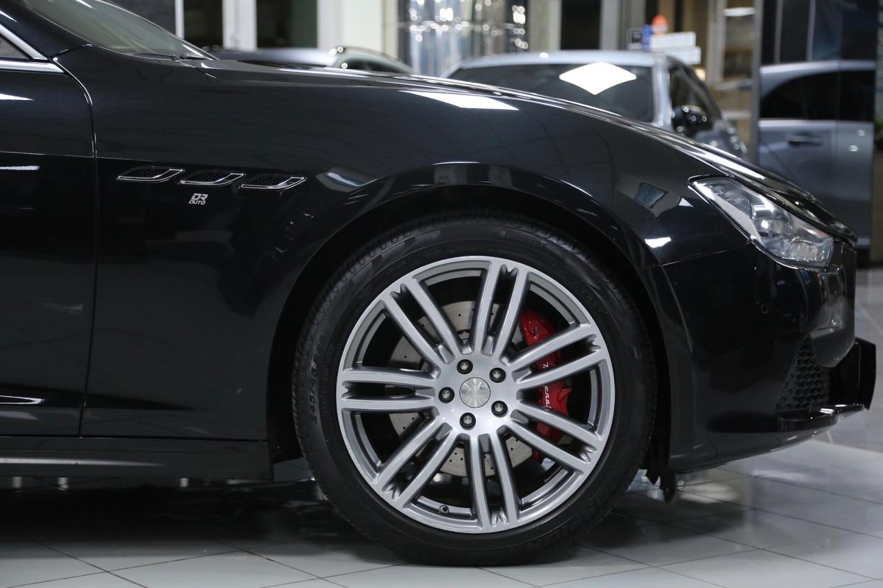 Maserati Ghibili V6 250cv Diesel auto