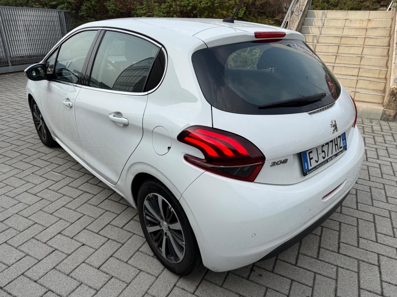 Peugeot 208 PureTech 82 3 porte Allure