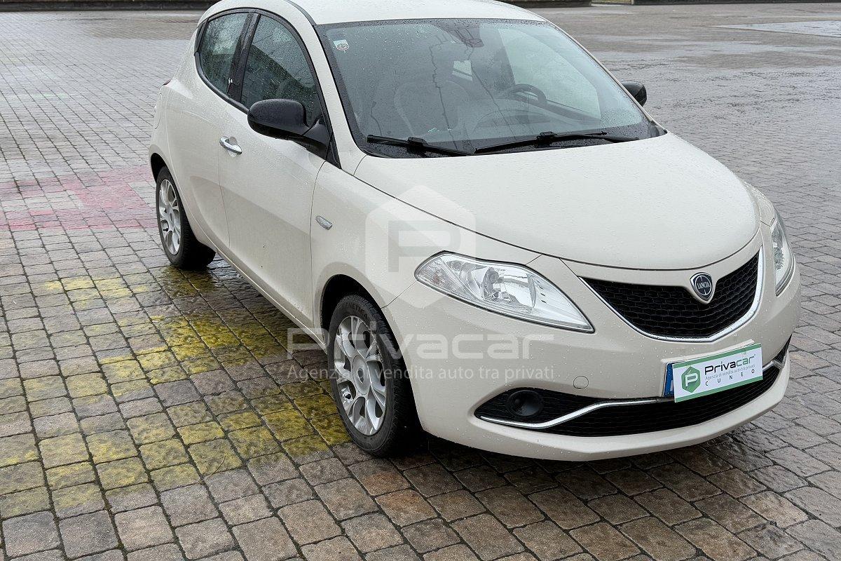 LANCIA Ypsilon 1.2 69 CV 5 porte Silver