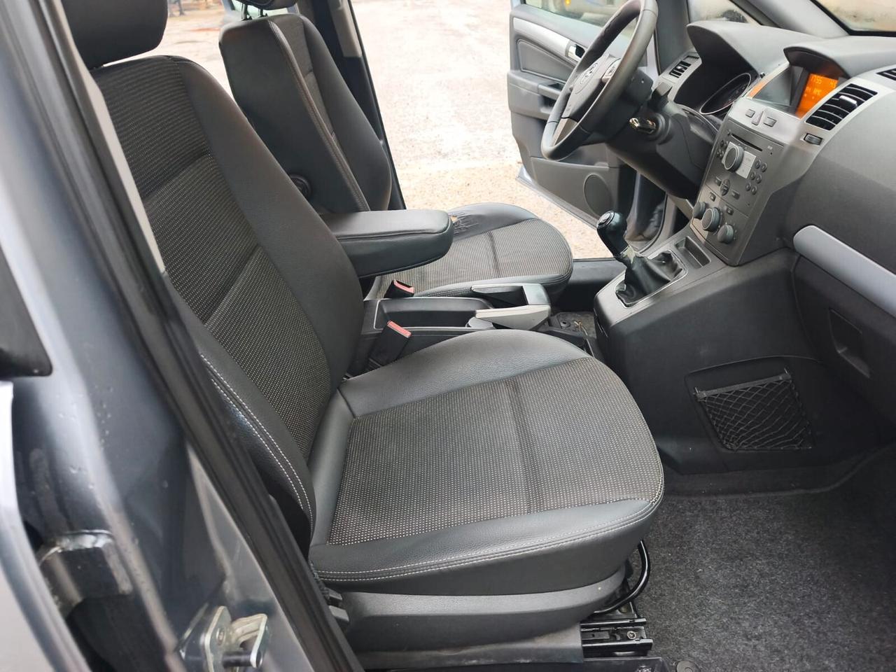 Opel Zafira 2006----1.6 Benzina 7 Posti