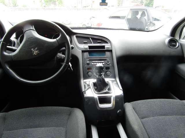 Peugeot 5008 1.6 hdi 8v Active 115cv