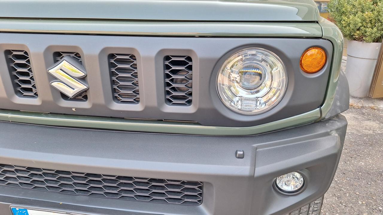 Suzuki Jimny 1.5 5MT Top