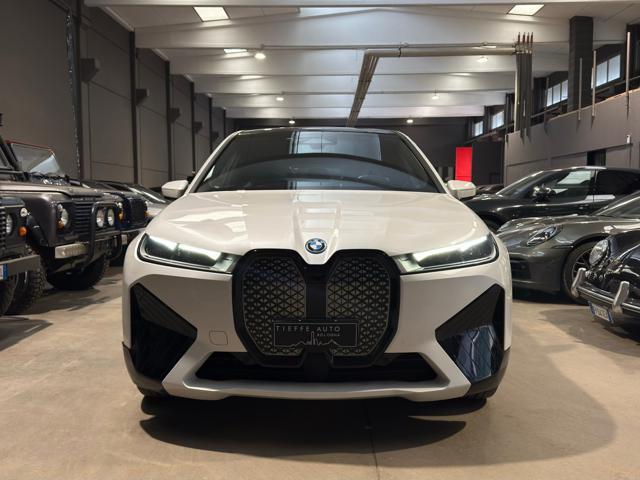 BMW iX xDrive 40 Pacchetto Sportivo