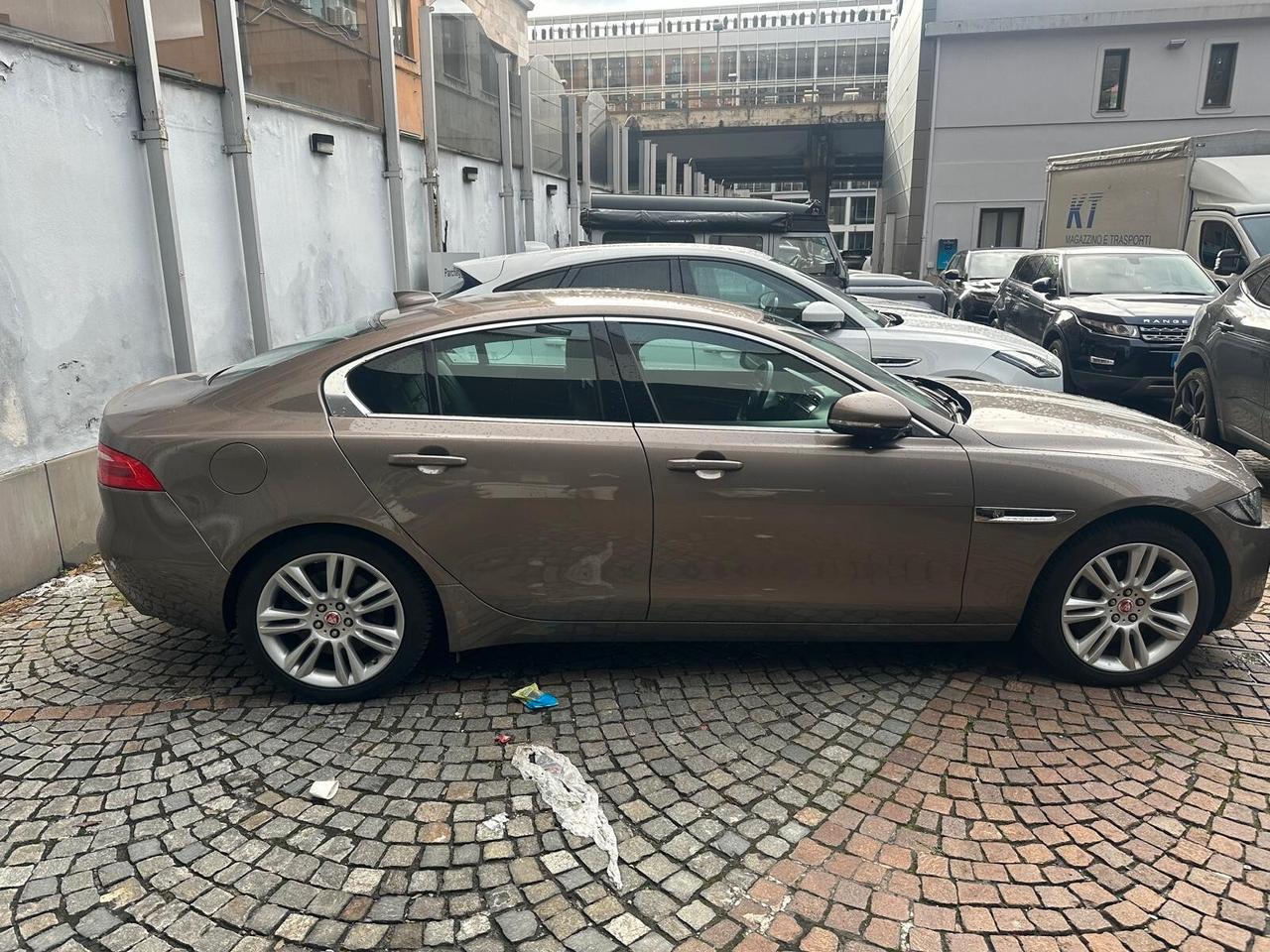 Jaguar XE 2.0 D Turbo 180 CV AWD aut. Prestige