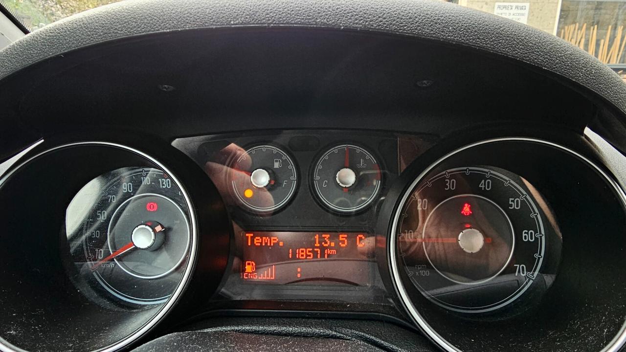 Fiat Punto 1.4 8V 5 porte Natural Power Street