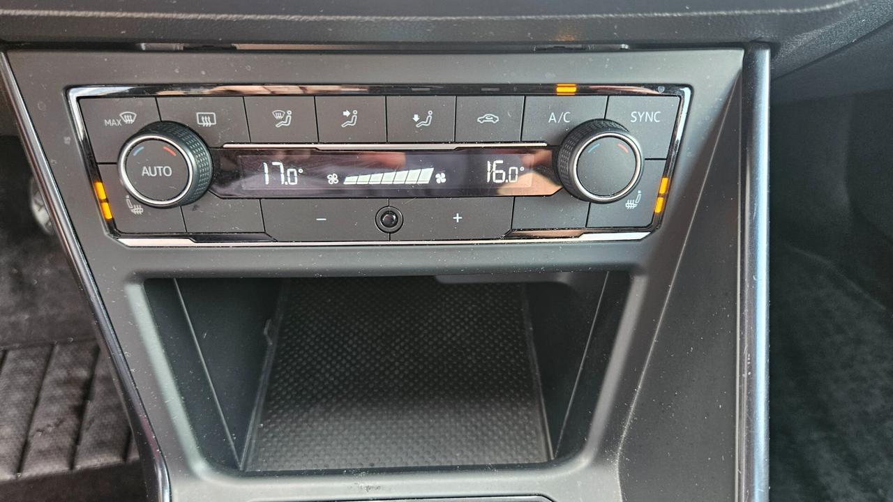 Volkswagen Polo 5p 1.0 evo 80cv NEOPTATENTATI-SED.RISC.-CARPLAY