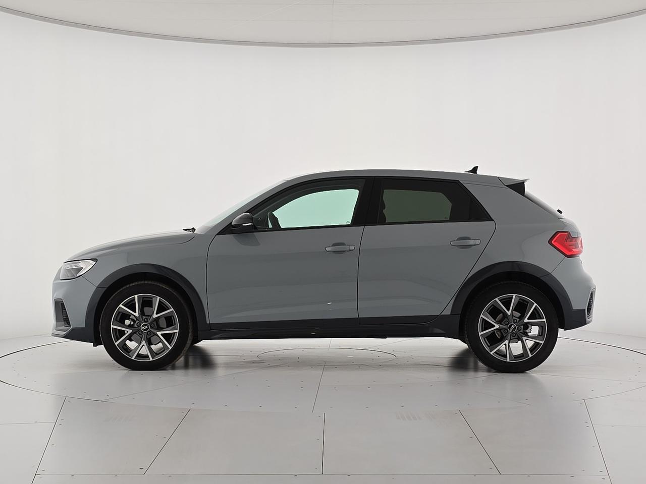 Audi A1 citycarver 30 1.0 tfsi admired 110cv