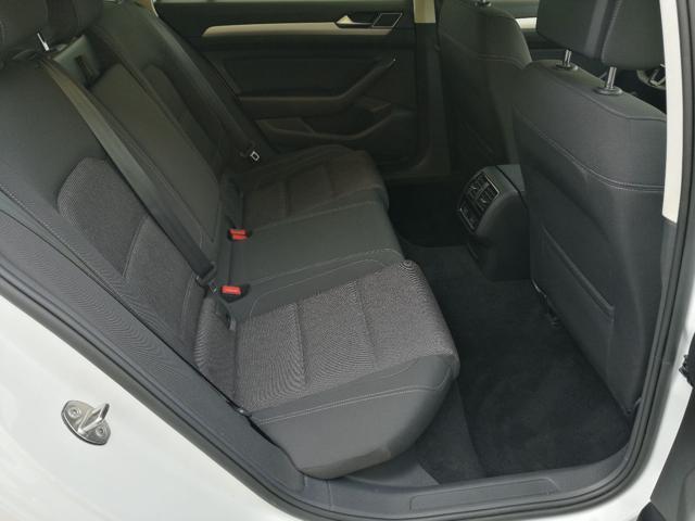VOLKSWAGEN Passat Variant 2.0 TDI DSG Business BMT