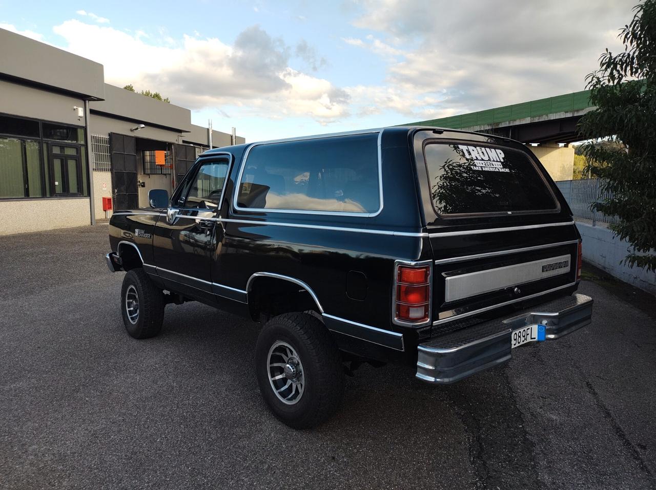 Dodge RAM charger 5900 v8