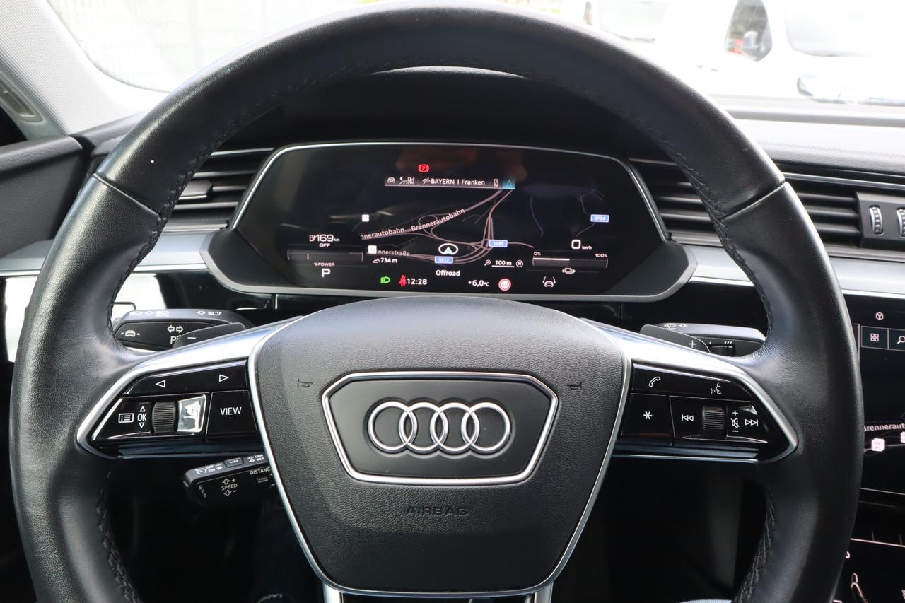 E Tron 55 408CV QUATTRO 360° HUD MATRIX 21"
